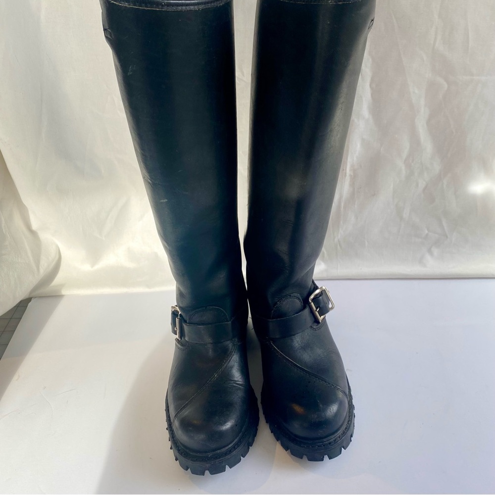 Vibram tall boots size 6
